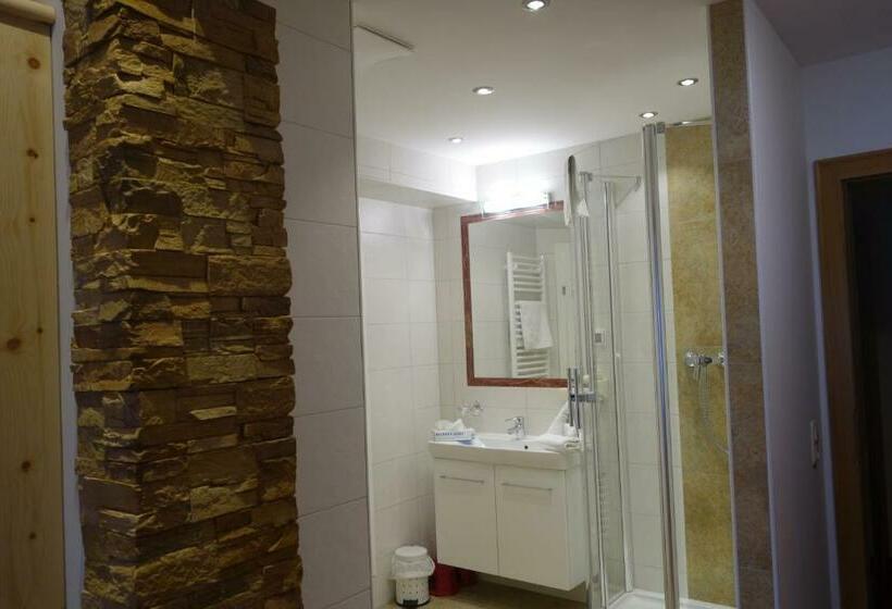 Четырехместный Номер Deluxe, Edelsteinhotel Guniwirt