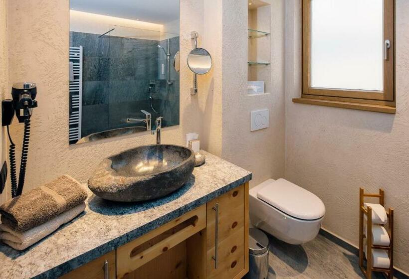 Полулюкс с Балконом, Sedona Lodge