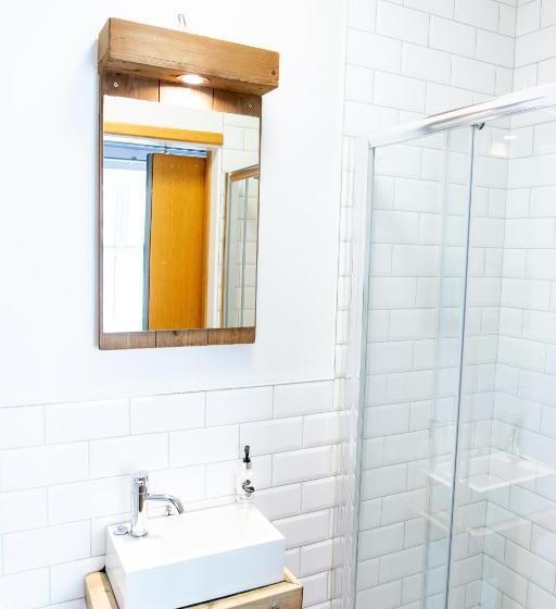 اتاق استاندارد, The Nest Boutique Hostel