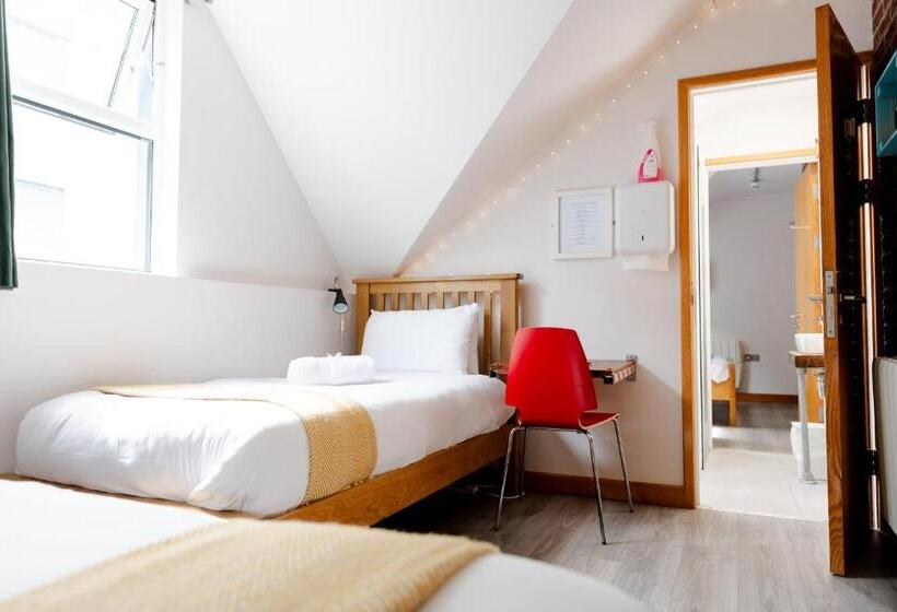 اتاق خانوادگی, The Nest Boutique Hostel