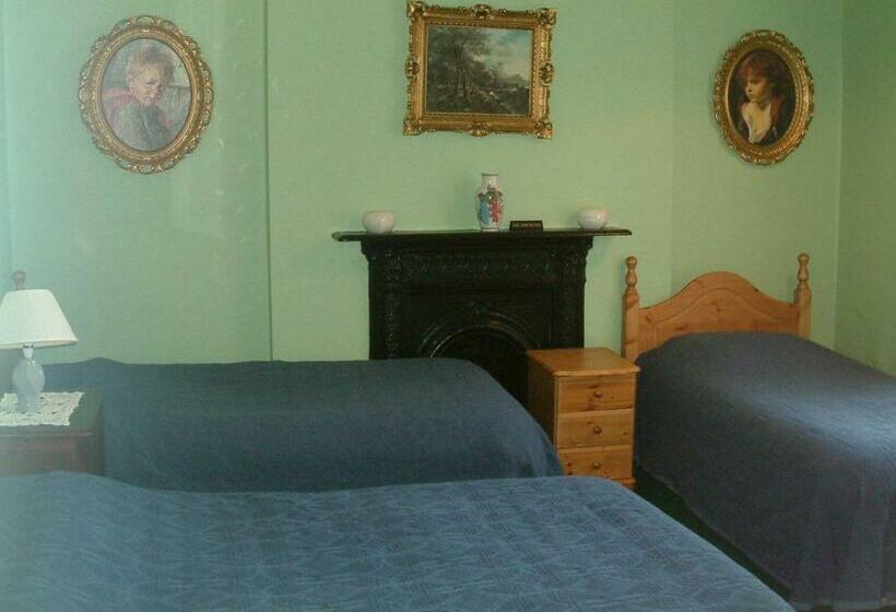 Четырехместный Номер Стандарт, Claremont House