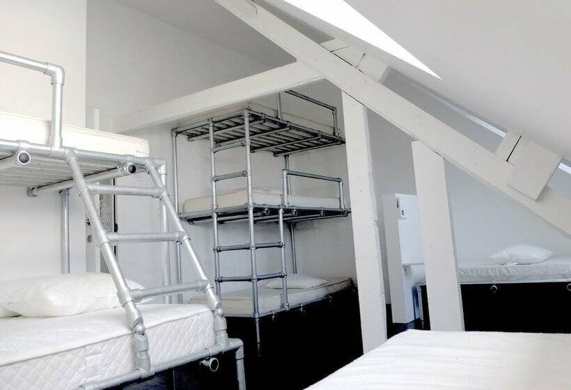 تختخواب در اتاق مشترک, Hostel 47