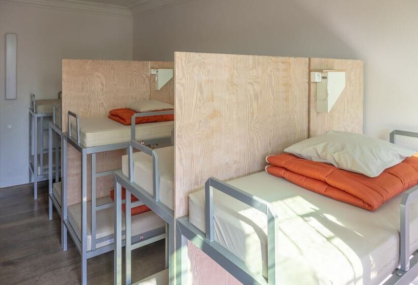 Кровать в Общей Комнате, Hostel Uppelink
