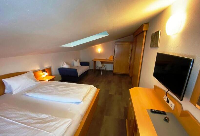 اتاق خانوادگی, Wellness Pension Jagahütt N