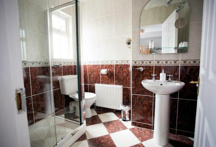 Семейный Номер, Glasha Meadows B&b