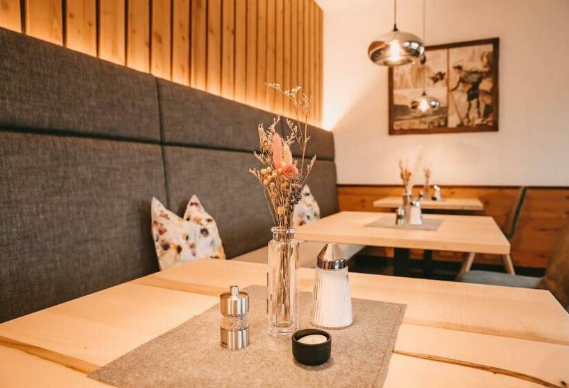 اتاق استاندارد با بالکن, Posers Bergwelt B&b