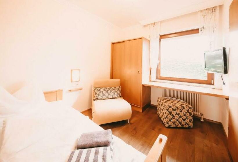 اتاق استاندارد یک نفره, Posers Bergwelt B&b