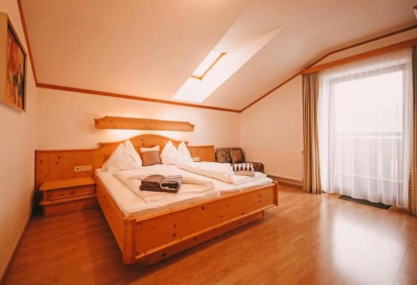 آپارتمان 2 خوابه با بالکن, Posers Bergwelt B&b