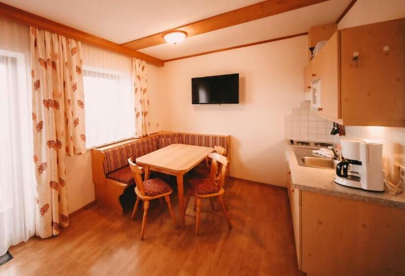 آپارتمان 2 خوابه با بالکن, Posers Bergwelt B&b