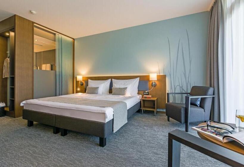 Comfort room with lake view, Deltapark Vitalresort