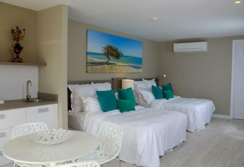 سوییت با چشم‌انداز استخر, Ocean Z Boutique