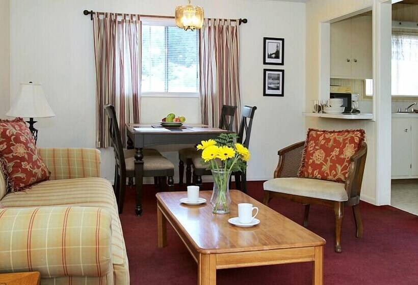 스위트, Redwood Suites
