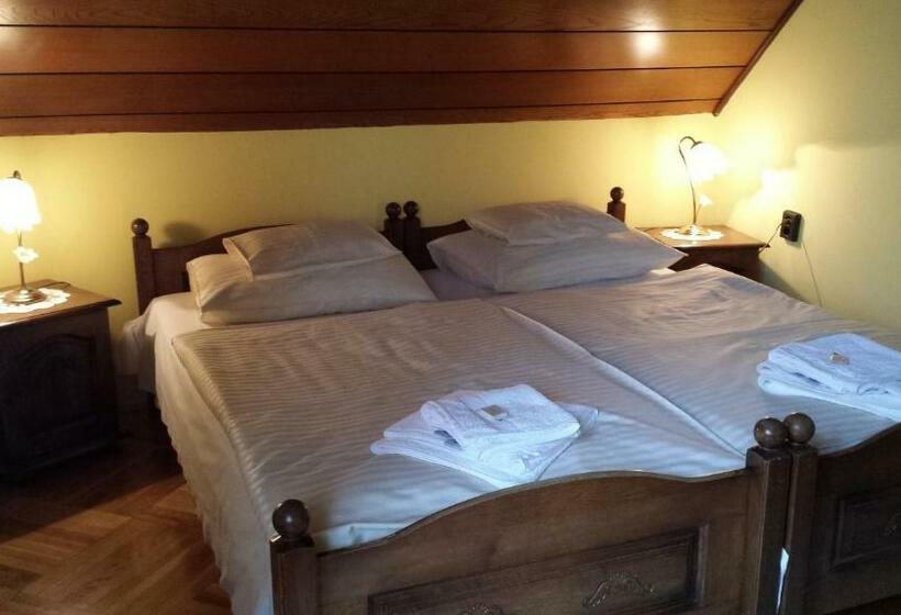 חדר סטנדרט לארבעה, Kocsis Panzió és étterem