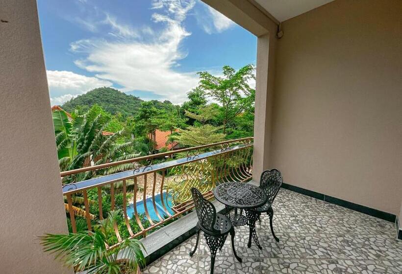 غرفة قياسية مزوَّدة بشُرفة, Summer Resort