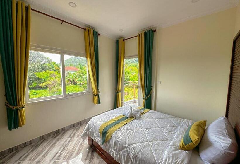 غرفة إقتصادية, Summer Resort