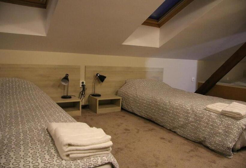 اتاق استاندارد چهار تخته, La Maison Ruse