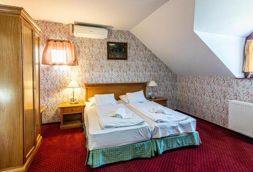 Трехместный Президентский, Borhotel Sziluett Farkasmály