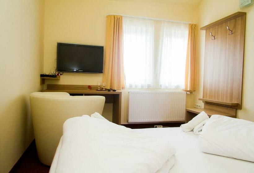 Номер Стандарт, Corvina Hotel Restaurant