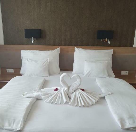 Номер Стандарт, Corvina Hotel Restaurant