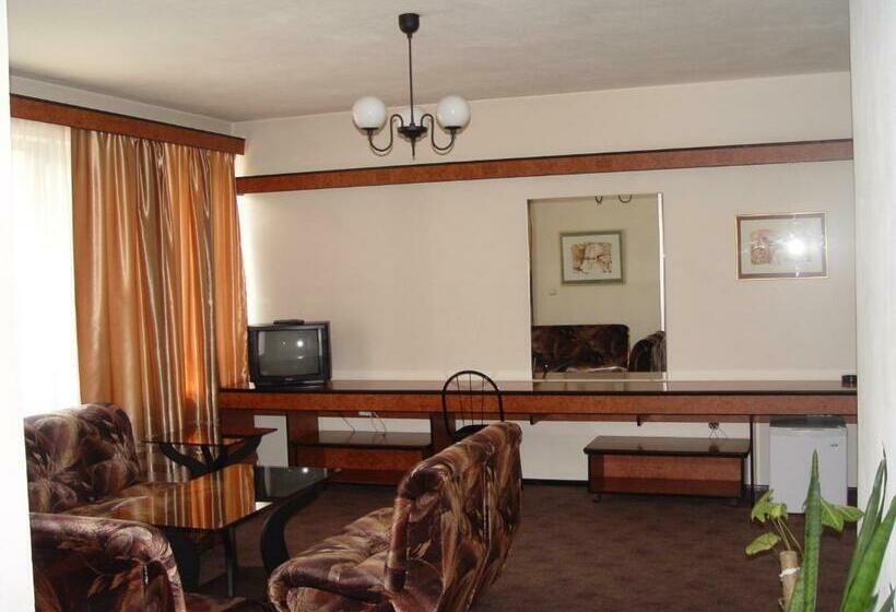 발코니가 있는 스위트, Family Hotel Gabrovo