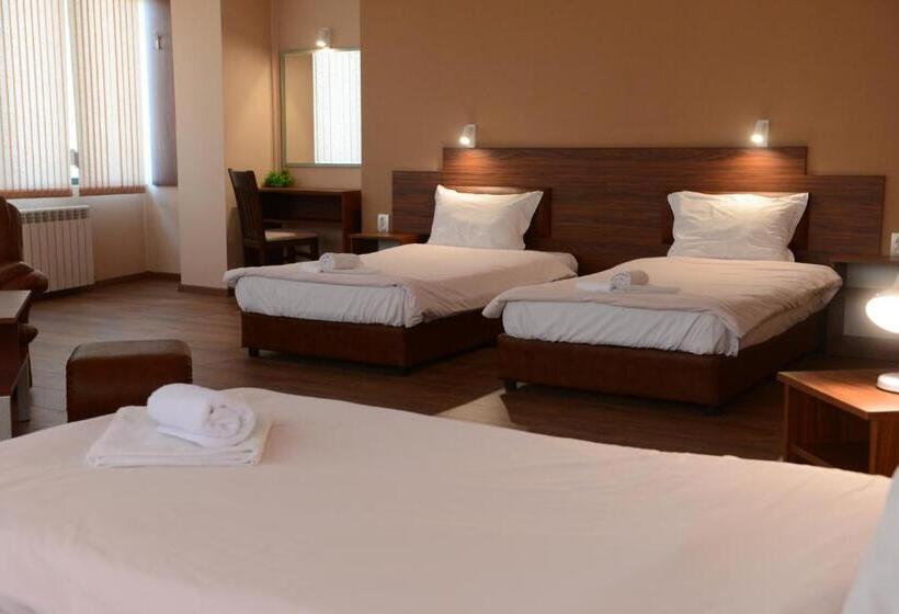 Номер Стандарт Трехместный, Family Hotel Gotse Delchev