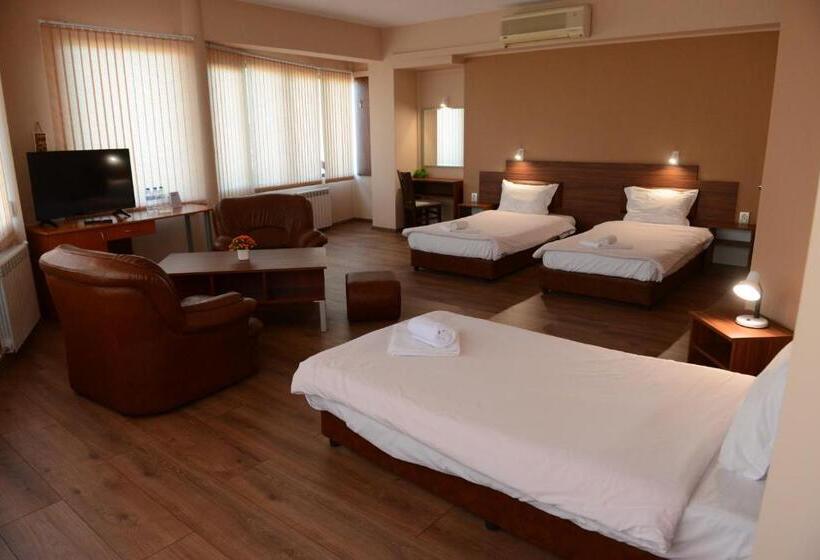 スタンダードトリプルルーム, Family Hotel Gotse Delchev