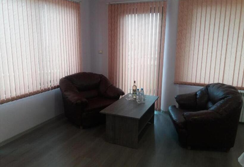 Номер Deluxe с Балконом, Family Hotel Gotse Delchev