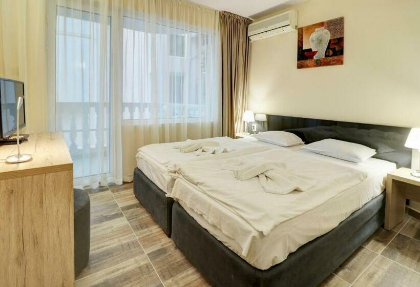 Quarto Estandar, Family Hotel Jupiter