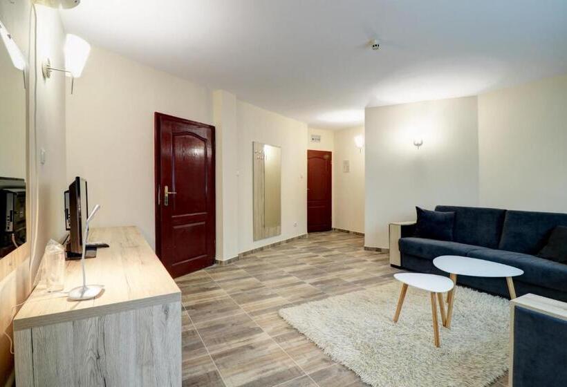 Полулюкс, Family Hotel Jupiter