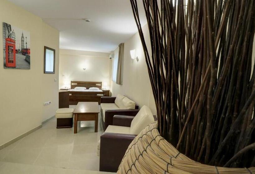Escritório Estándar, Family Hotel Jupiter