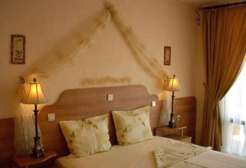 Номер Стандарт с Балконом, Family Hotel Tropicana