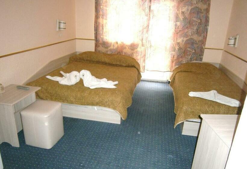 Номер Стандарт Трехместный, Family Hotel White House