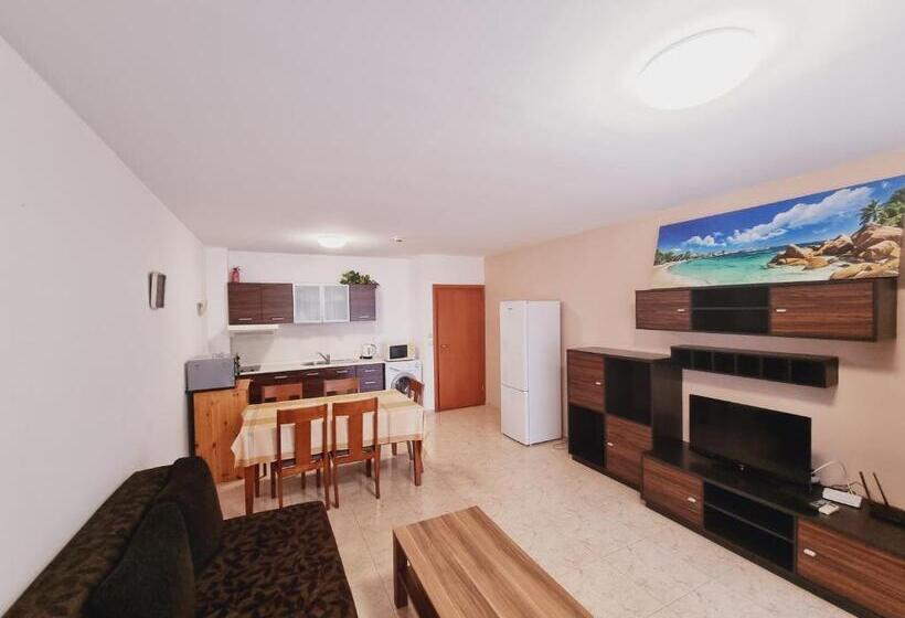 דירת שני חדרים, Breeze Apart Complex
