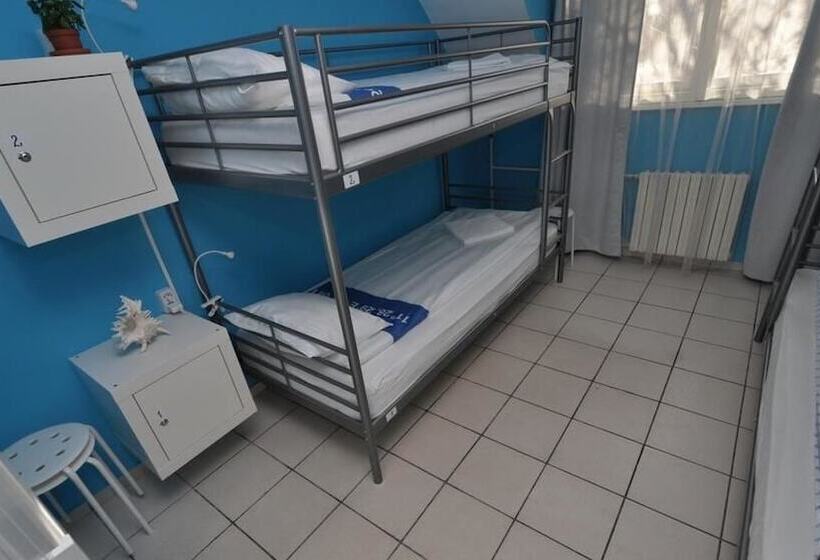 Кровать в Общей Комнате, Moreto & Caffeto Hostel
