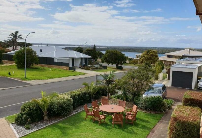 غرفة قياسية حمام مشترك, Baywatch Retreat Augusta