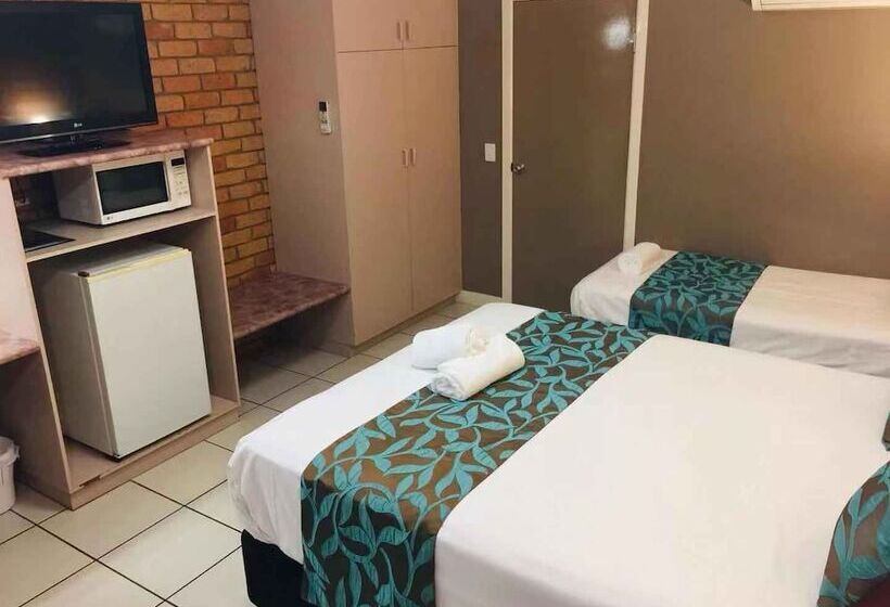 Quarto Triplo Estandar, Emerald Highlands Motel