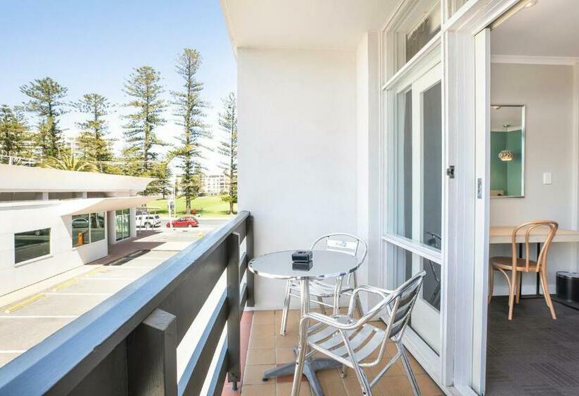 إستوديو قياسى, Nightcap At Watermark Glenelg