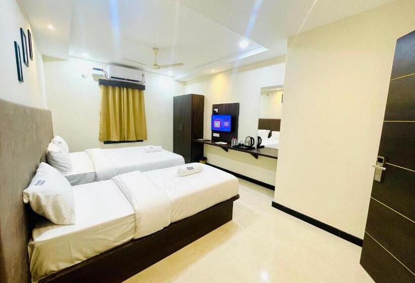 חדר דלוקס לשלושה, Deccan Suites, Tirupati
