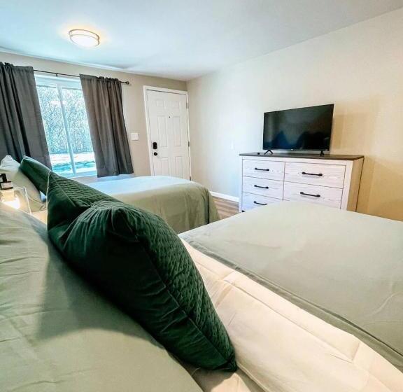 标准间, Mountain Room At The Trailblazer Unit 16