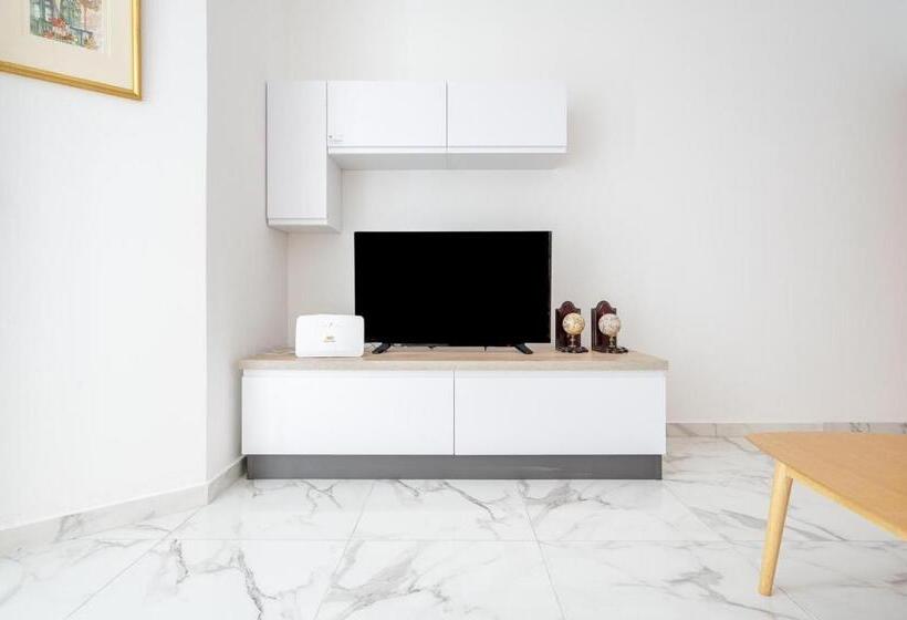 1 Bedroom Penthouse Apartment, Msida Central Suites