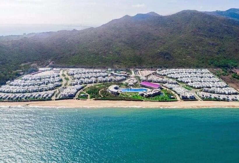 اتاق استاندارد با تخت بزرگ, Luxury Villa 01   Relax   Fun   Near Vung Tau