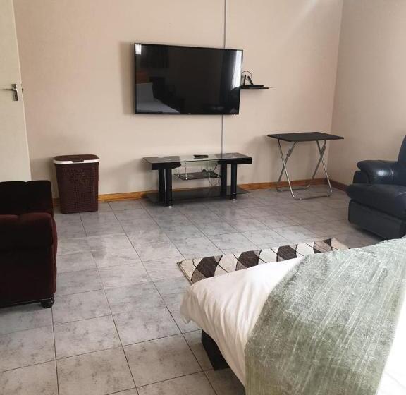 اتاق لوکس با تخت بزرگ, The Villa