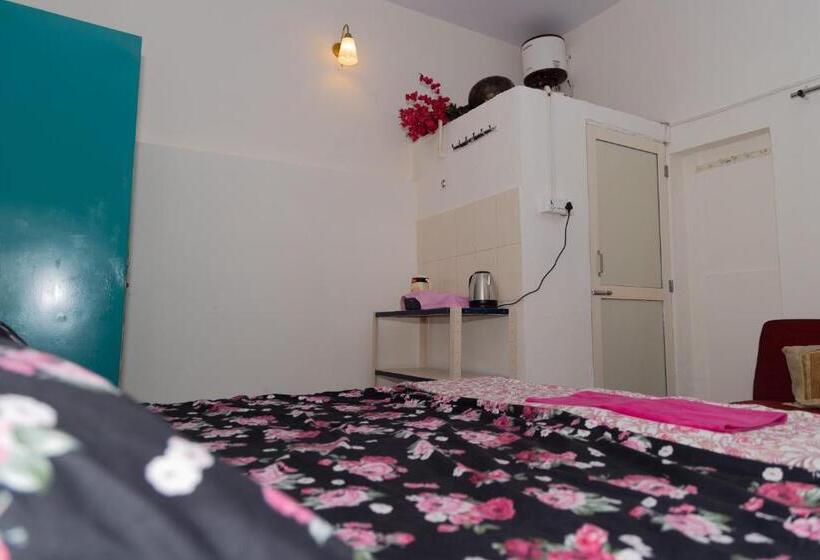 Номер Стандарт Трехместный, Homestay Urmil Basant