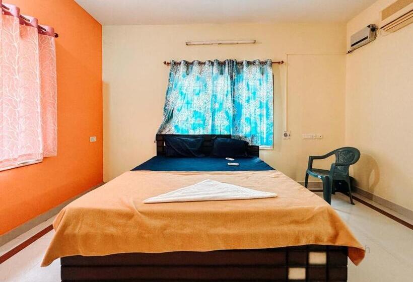 标准间, Moonwalk Beach House