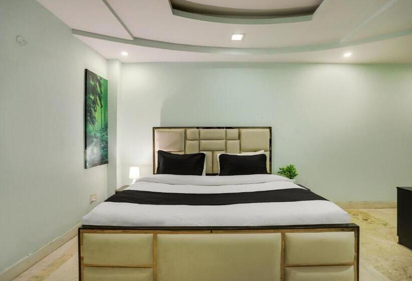 Трехместный Номер Классика, Oyo Flagship Hotel R G Grand