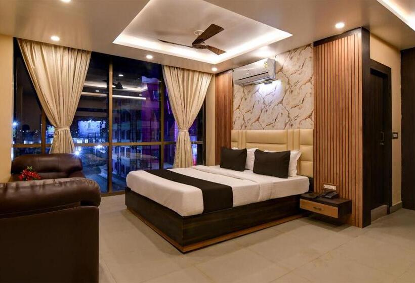 Трехместный Номер Классика, Super Townhouse Oak Bulbuli Neer