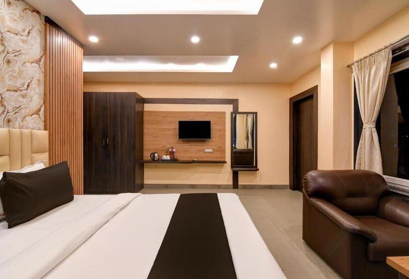 Трехместный Номер Классика, Super Townhouse Oak Bulbuli Neer