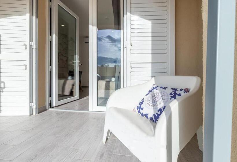 Deluxe Studio, Villa Cangiano B&b And Pool