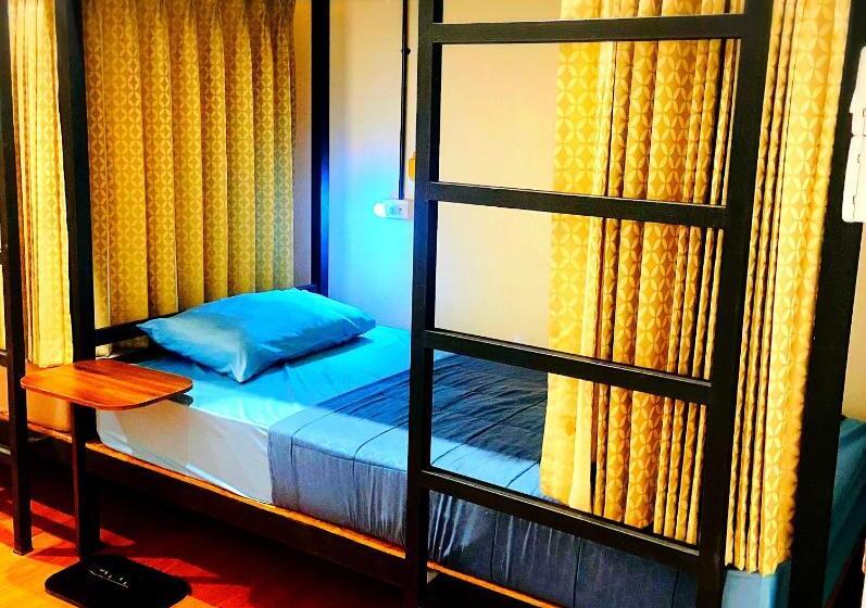 Семейное Студио, Three Hostel At Night Market Pakchong