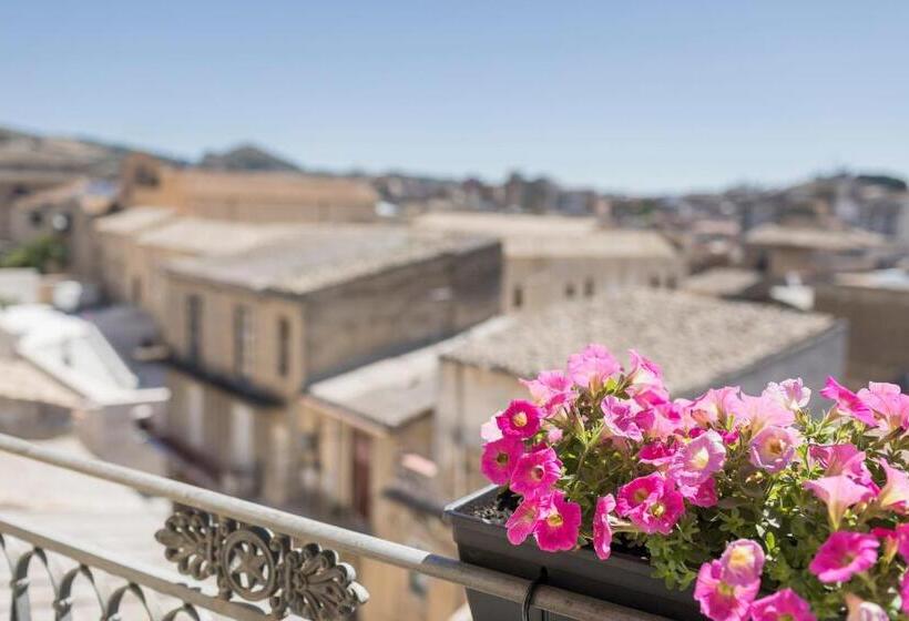 Economy Triple Room, Beatus Suites And Rooms B&b